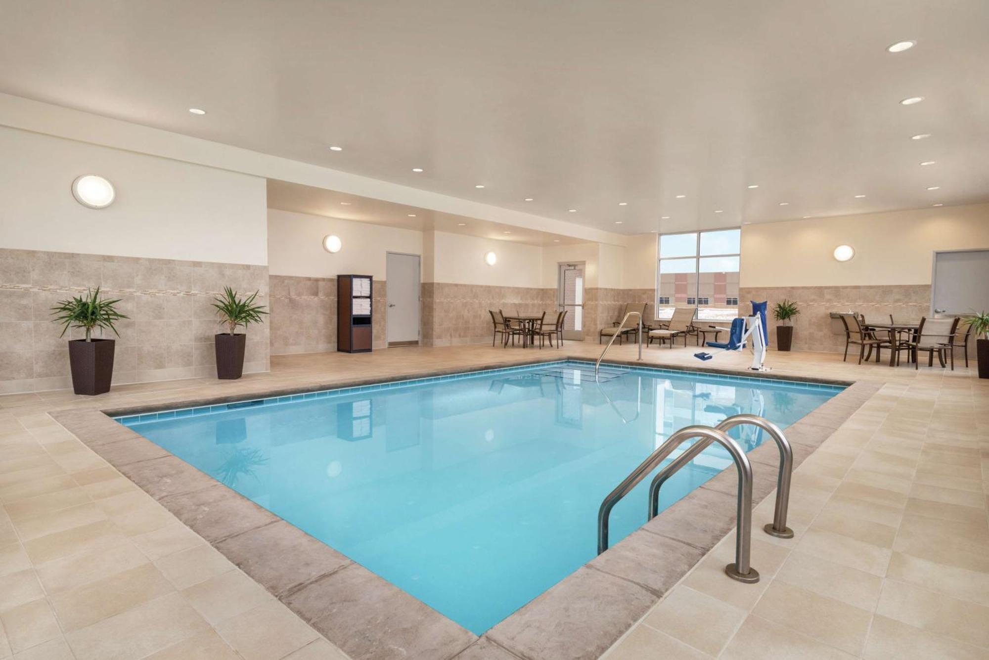 Hampton Inn Brooklyn Park Exterior foto